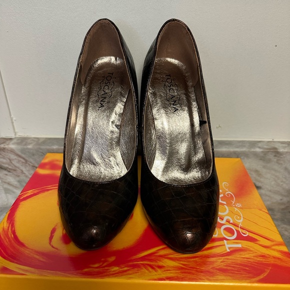 Toscana Brown Crocodile Pattern Heels - Picture 3 of 5